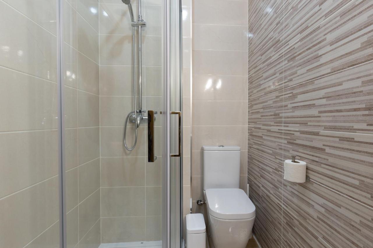 Yellow Tiles By Pcale Porto Luaran gambar