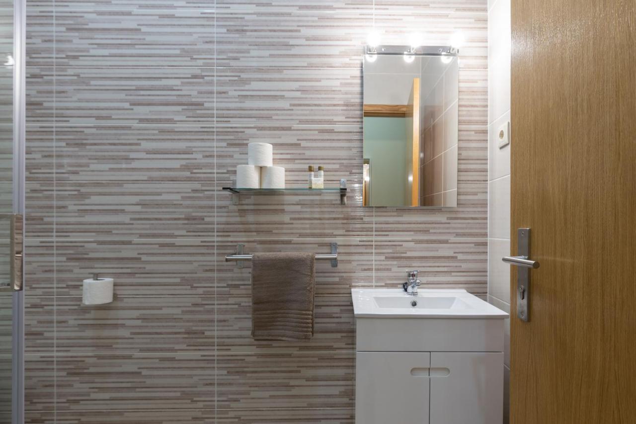 Yellow Tiles By Pcale Porto Luaran gambar