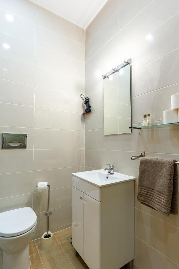 Yellow Tiles By Pcale Porto Luaran gambar