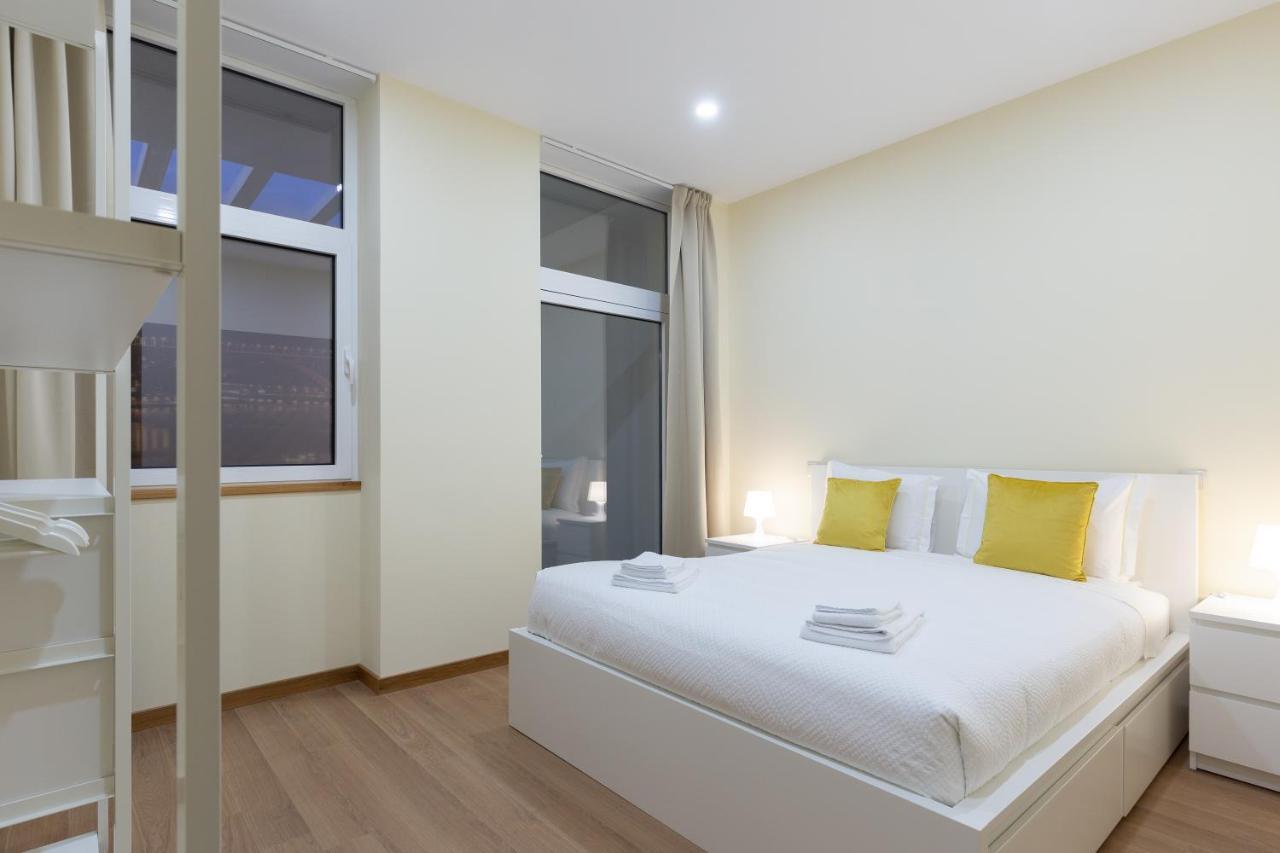 Yellow Tiles By Pcale Porto Luaran gambar