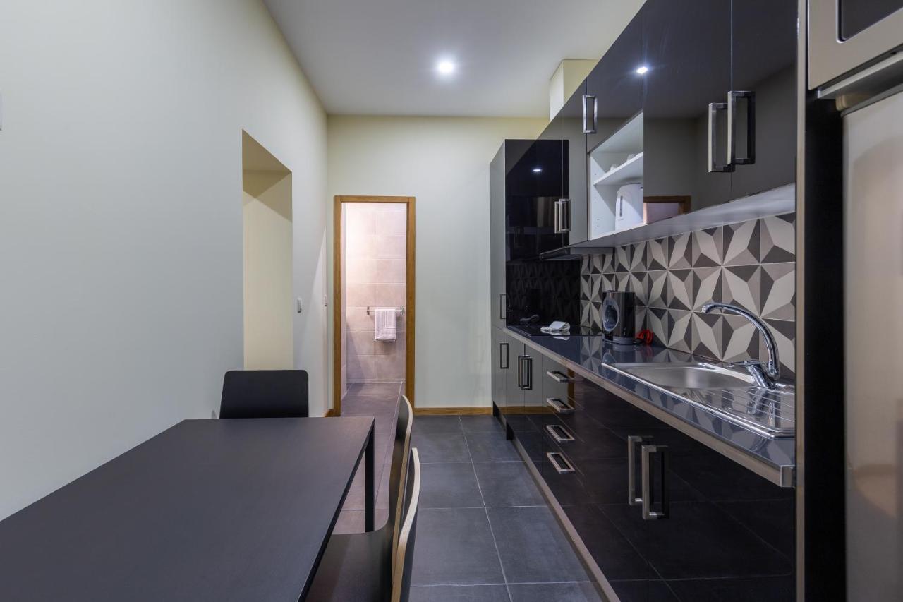 Yellow Tiles By Pcale Porto Luaran gambar