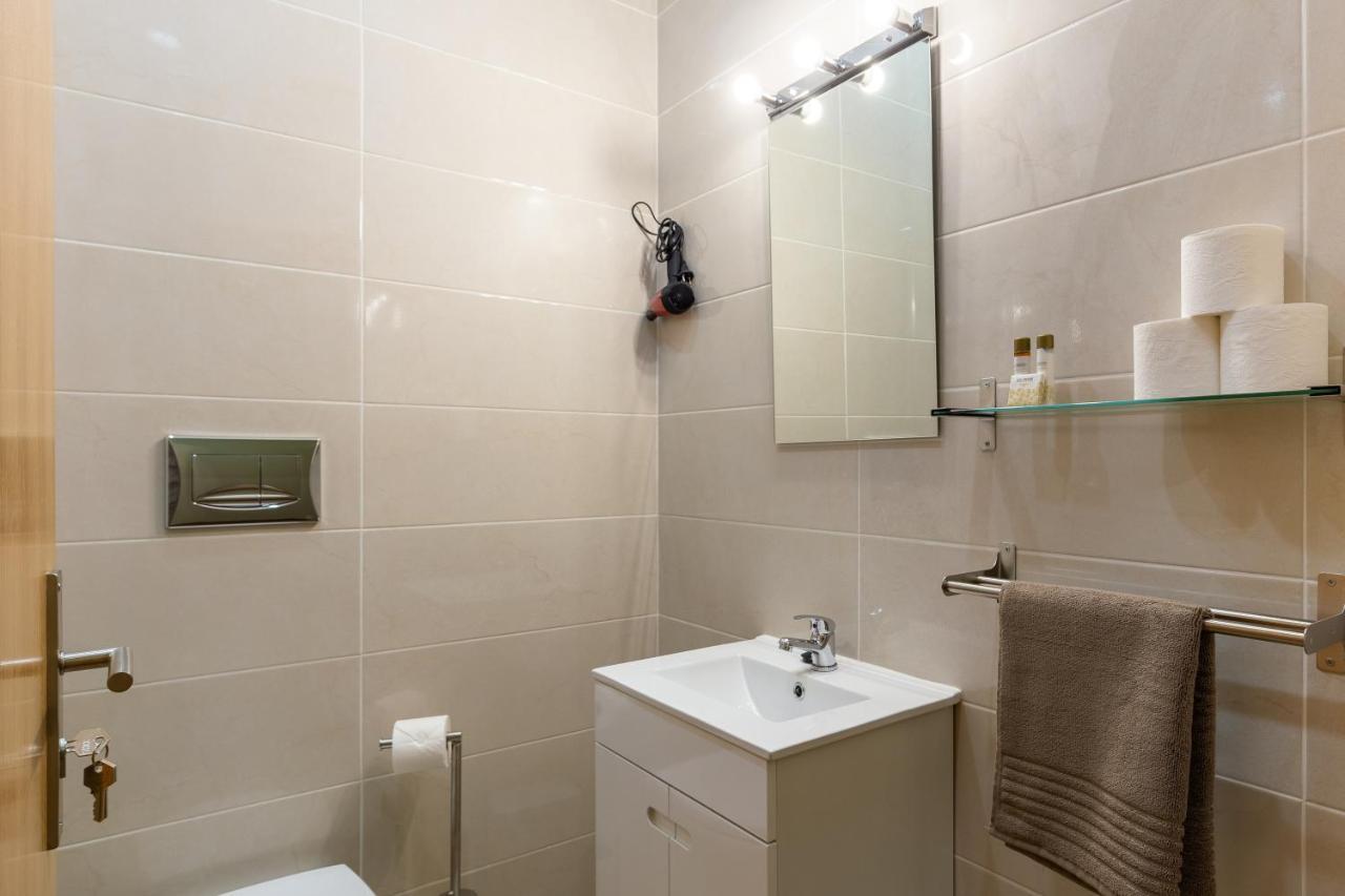 Yellow Tiles By Pcale Porto Luaran gambar