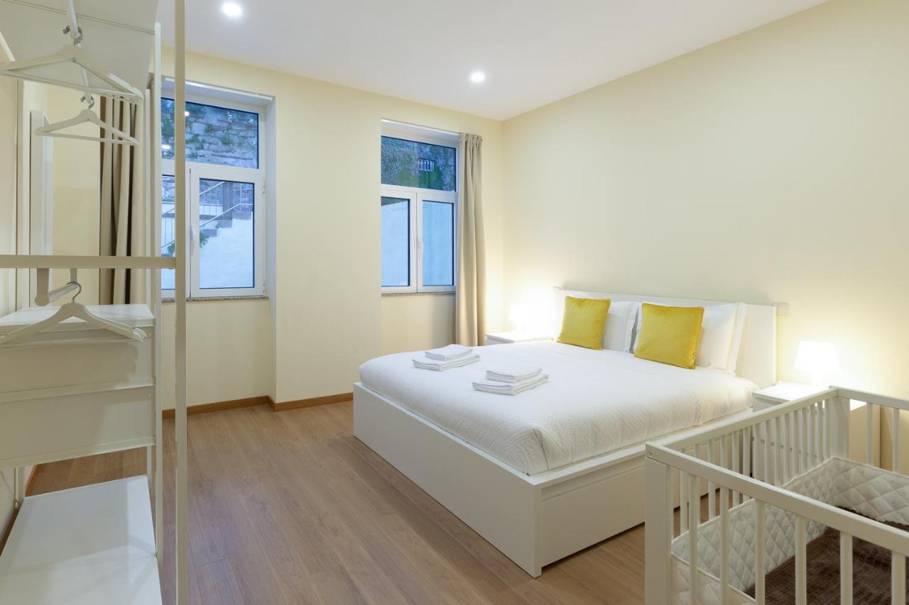 Yellow Tiles By Pcale Porto Luaran gambar